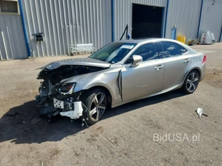 LEXUS IS 200T