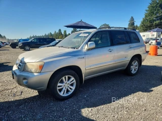 TOYOTA HIGHLANDER HYBRID