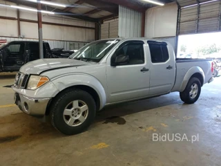 NISSAN FRONTIER SE