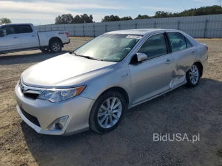 TOYOTA CAMRY HYBRID XLE