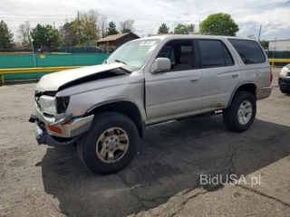 TOYOTA 4RUNNER SR5