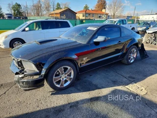 FORD MUSTANG GT