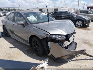 TOYOTA TOYOTA CAMRY SE