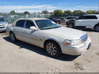 LINCOLN LINCOLN TOWN CAR SIGNATURE