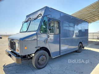 FREIGHTLINER MT45 CHASSIS
