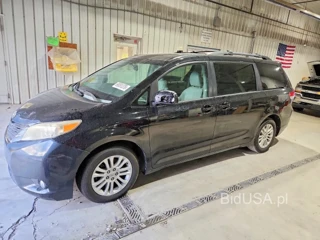 TOYOTA SIENNA XLE 8-PASSENGER