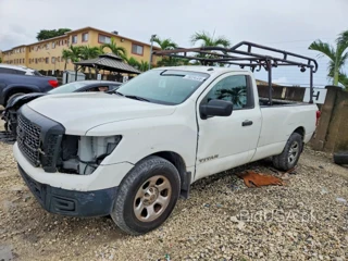 NISSAN TITAN S