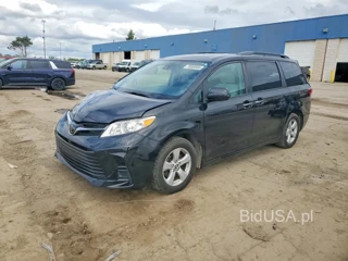 TOYOTA SIENNA LE