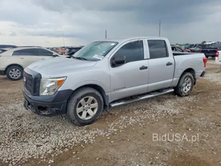 NISSAN TITAN S