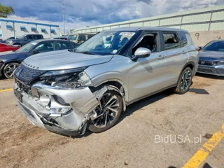 MITSUBISHI OUTLANDER SE