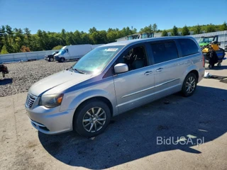 CHRYSLER TOWN & COUNTRY S