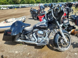 HARLEY-DAVIDSON FLHX STREET GLIDE