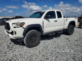 TOYOTA TACOMA SR V6