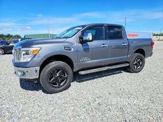 NISSAN TITAN SL