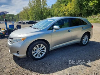 TOYOTA VENZA LE