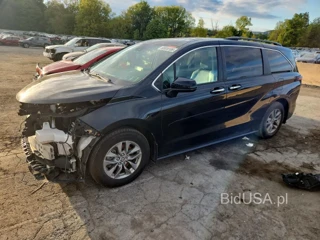 TOYOTA SIENNA XLE