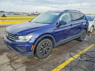 VOLKSWAGEN TIGUAN SE