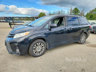 TOYOTA SIENNA XLE 8-PASSENGER