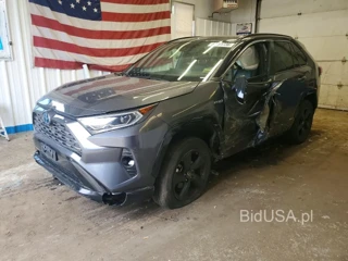TOYOTA RAV4 XSE