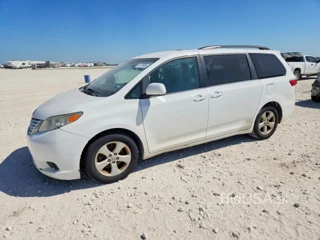 TOYOTA SIENNA LE