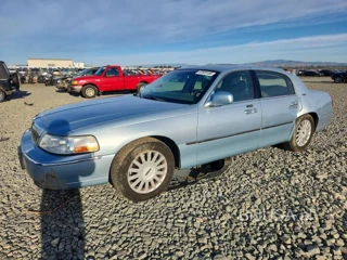 LINCOLN TOWN CAR SIGNATURE LIMITED