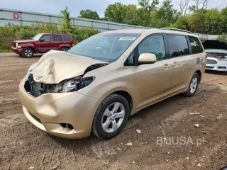 TOYOTA SIENNA LE