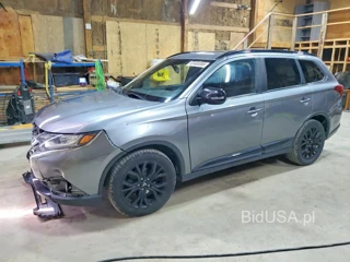 MITSUBISHI OUTLANDER SE