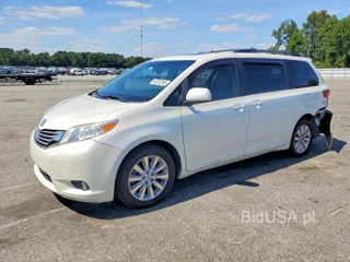 TOYOTA SIENNA XLE 7-PASSENGER