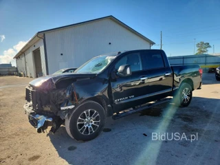 NISSAN TITAN SV
