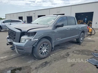 NISSAN TITAN SV