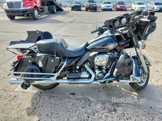 HARLEY-DAVIDSON FLHTCU