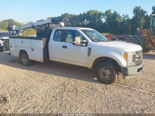 FORD FORD F-350 CHASSIS XL