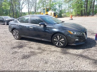 NISSAN NISSAN ALTIMA SV FWD
