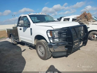 FORD FORD F-350 CHASSIS XL