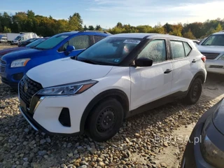 NISSAN KICKS S