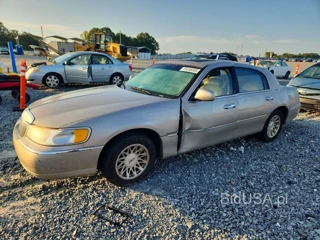 LINCOLN TOWN CAR SIGNATURE
