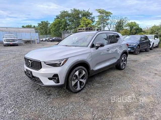 VOLVO XC40 PLUS