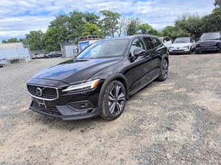 VOLVO V60 CROSS COUNTRY PLUS