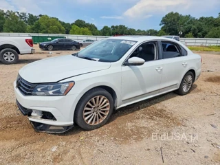 VOLKSWAGEN PASSAT SE