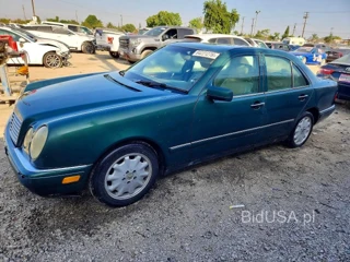 MERCEDES-BENZ E 320