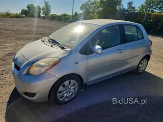 TOYOTA YARIS BASE