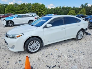 TOYOTA AVALON HYBRID LIMITED