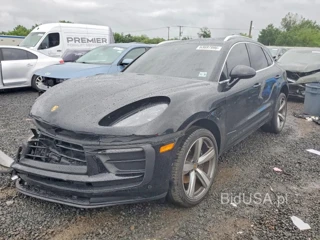 PORSCHE MACAN BASE