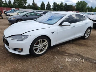 TESLA MODEL S 85D