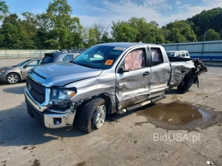 TOYOTA TUNDRA SR5