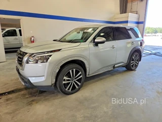 NISSAN PATHFINDER PLATINUM