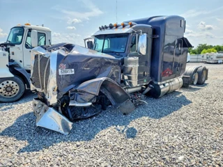 PETERBILT 389