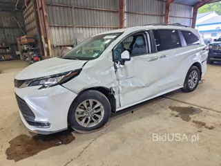 TOYOTA SIENNA