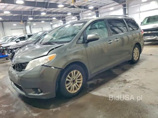 TOYOTA SIENNA XLE 8-PASSENGER