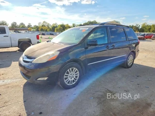 TOYOTA SIENNA XLE LIMITED